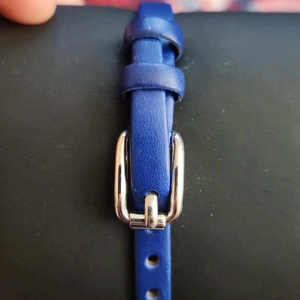 Marc by Marc Jacob's tiny watch - Picture 2 of 5